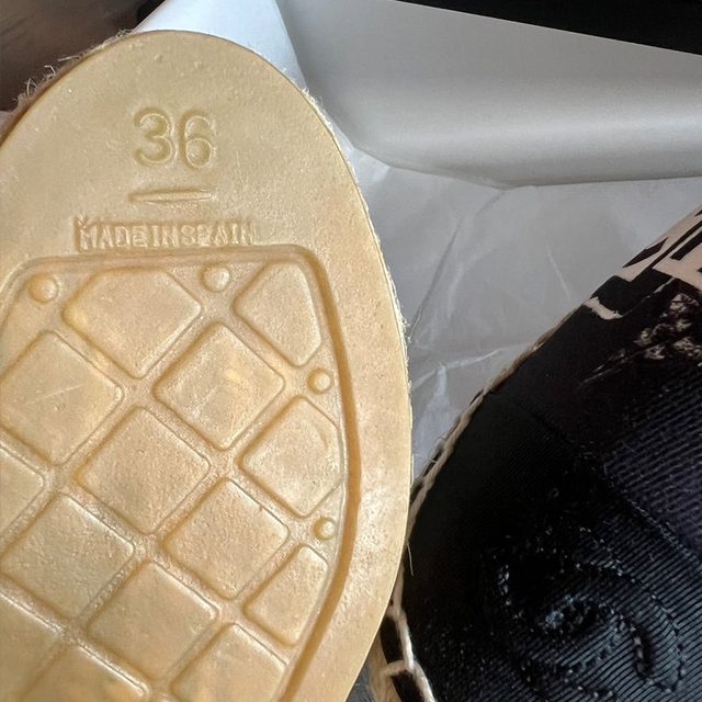 Chanel 鉛筆鞋、尺碼36，現貨在台，適合35-35.5，版偏小 縮圖 3