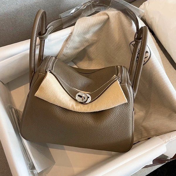 Hermes Lindy26大象灰銀扣，全新全配，W刻印